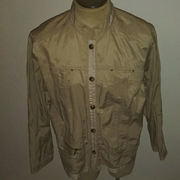 Chicos - Picture 1 of 3